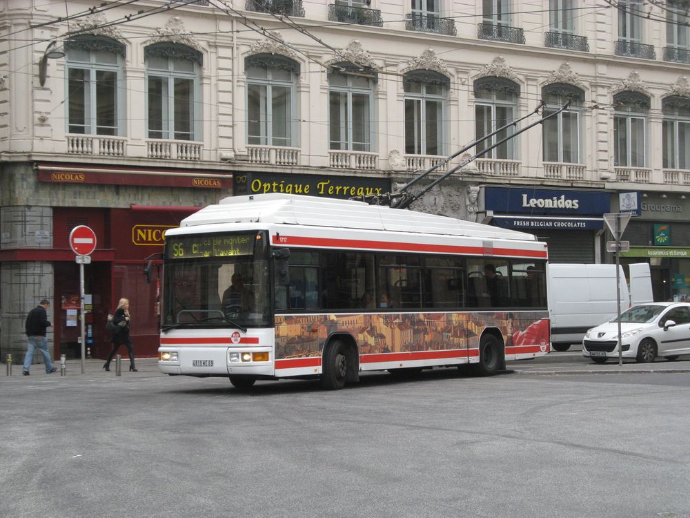 www.hpke.de/busforum/20151113_094231_IMG_3843.jpg
