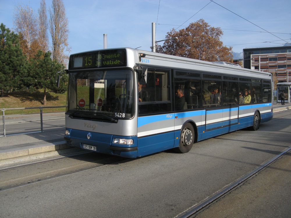 www.hpke.de/busforum/20151114_140436_IMG_3989.jpg