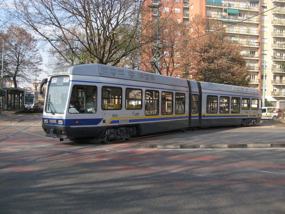 www.hpke.de/busforum/20151117_114832_IMG_4197.jpg