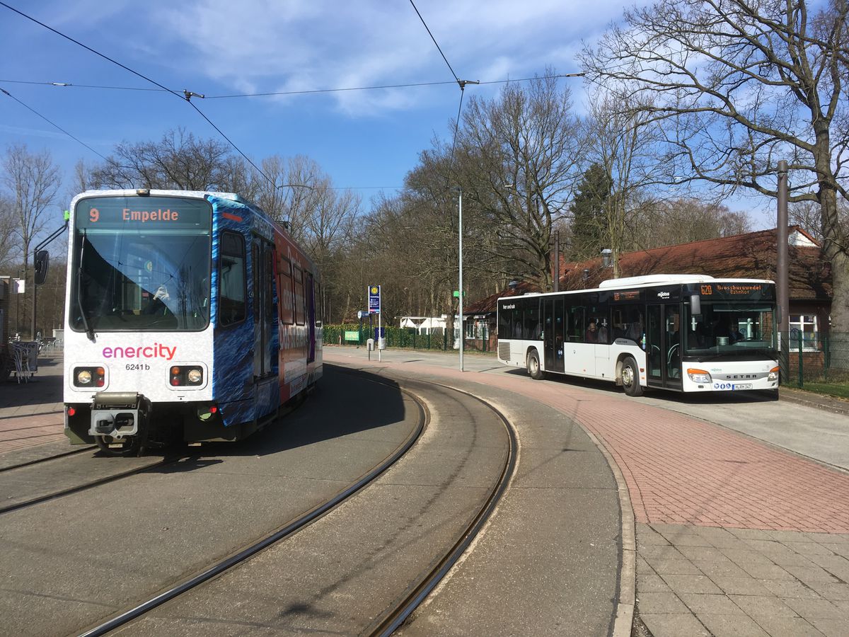 www.hpke.de/busforum/2018/20180330_113422_IMG_2710.jpg